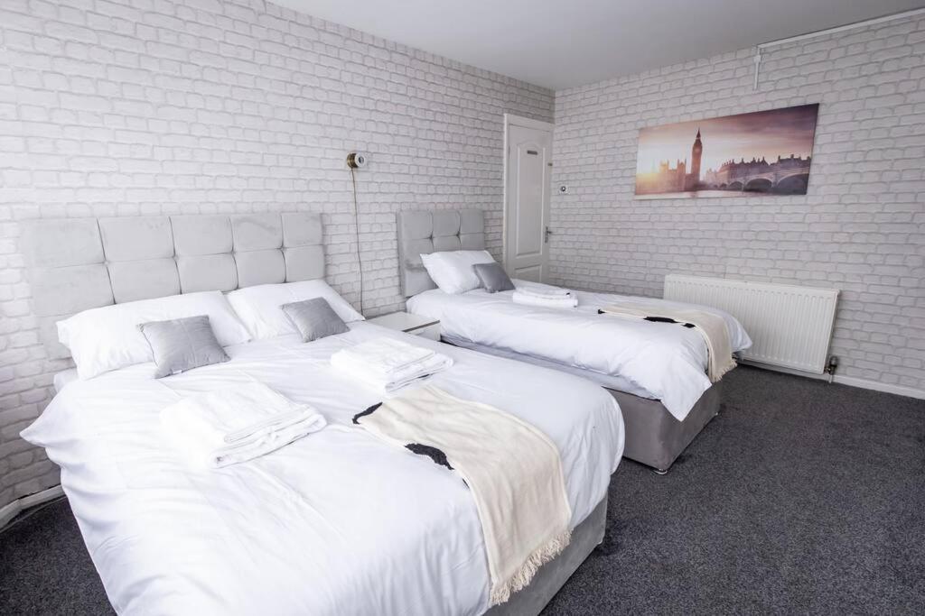 Windsor House 3 Bedrooms Sleeps 8 맨체스터 외부 사진