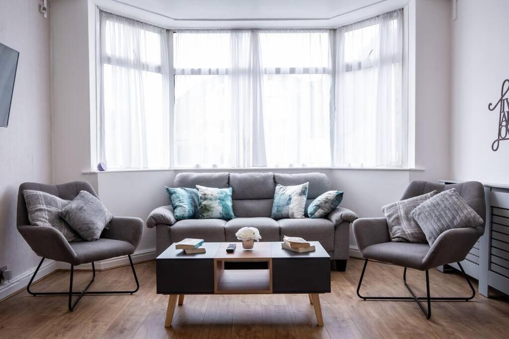 Windsor House 3 Bedrooms Sleeps 8 맨체스터 외부 사진