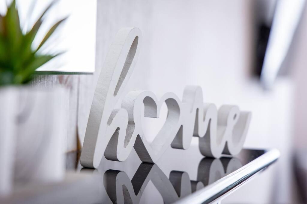 Windsor House 3 Bedrooms Sleeps 8 맨체스터 외부 사진