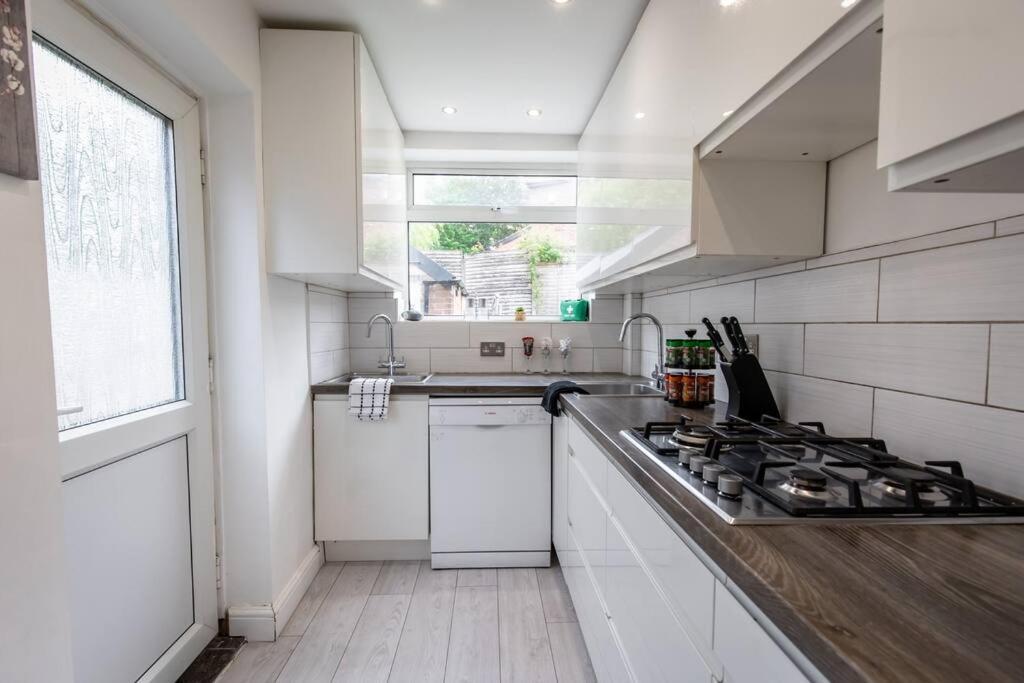 Windsor House 3 Bedrooms Sleeps 8 맨체스터 외부 사진