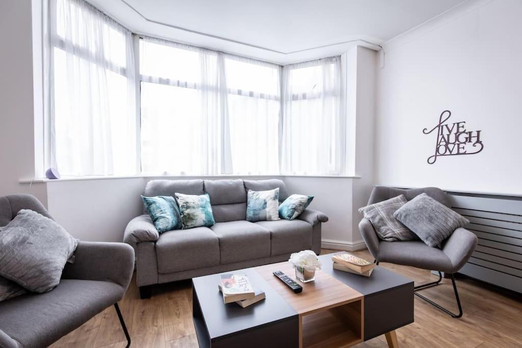 Windsor House 3 Bedrooms Sleeps 8 맨체스터 외부 사진